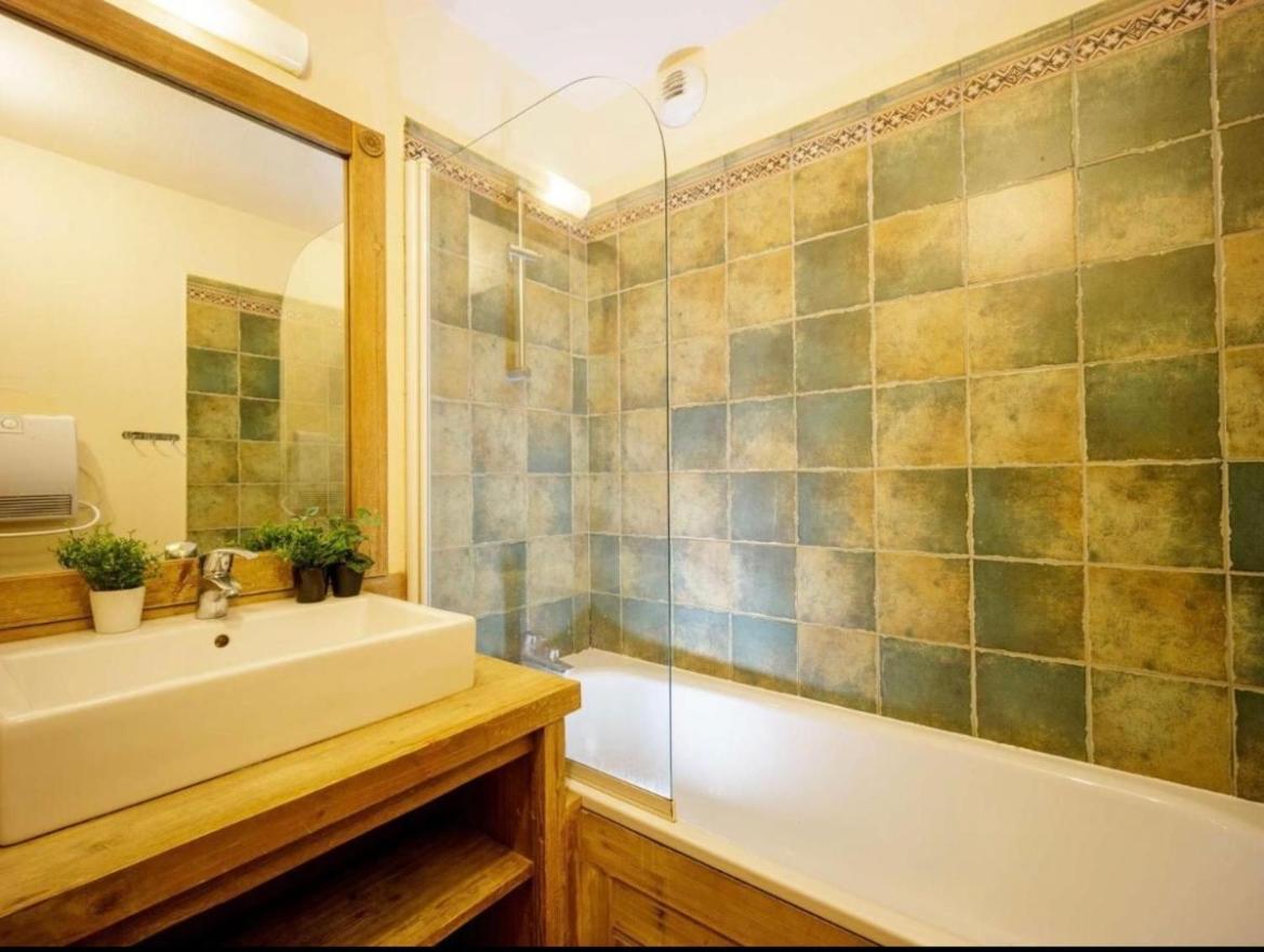 Appartements Avec Piscine Interieure Sauna Parking Etage 1 Au Centre Du Village Dans Residence Cami Real Сен-Лари-Сулан Экстерьер фото