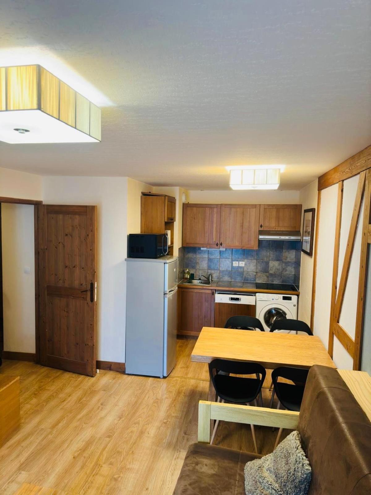 Appartements Avec Piscine Interieure Sauna Parking Etage 1 Au Centre Du Village Dans Residence Cami Real Сен-Лари-Сулан Экстерьер фото